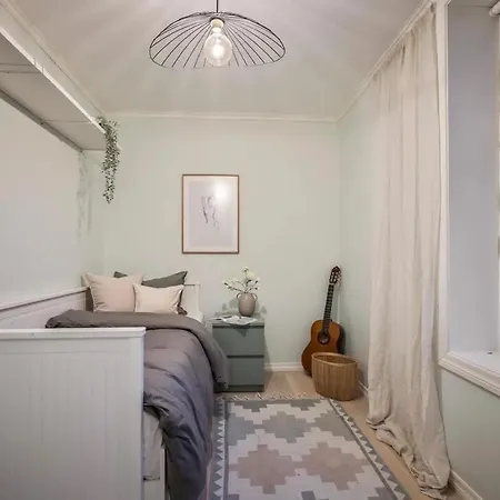 Dinbnb L Historic 4br House L 2 Free Parking L Balcony&terrace *