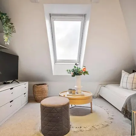 Dinbnb L Historic 4br House L 2 Free Parking L Balcony&terrace Holiday home