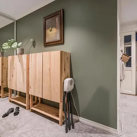 Dinbnb L Historic 4br House L 2 Free Parking L Balcony&terrace *