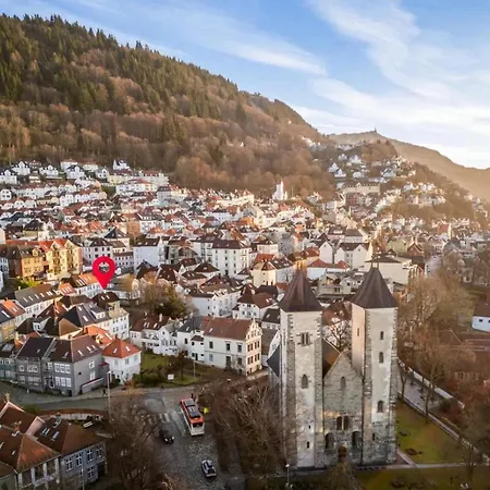 Dinbnb L Historic 4br House L 2 Free Parking L Balcony&terrace Holiday home *