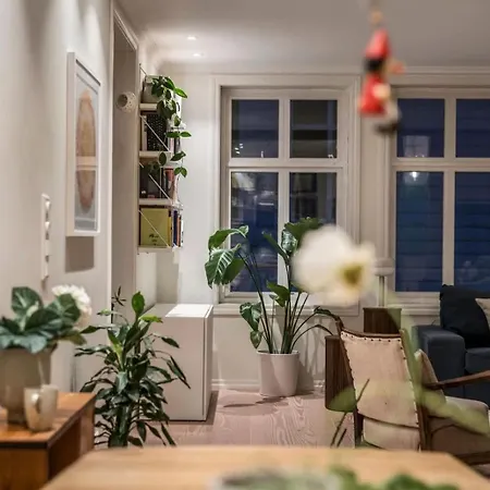 Dinbnb L Historic 4br House L 2 Free Parking L Balcony&terrace Holiday home Bergen