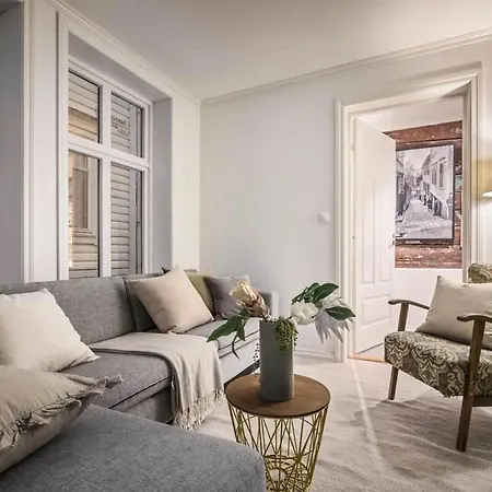 Holiday home Dinbnb L Historic 4br House L 2 Free Parking L Balcony&terrace *