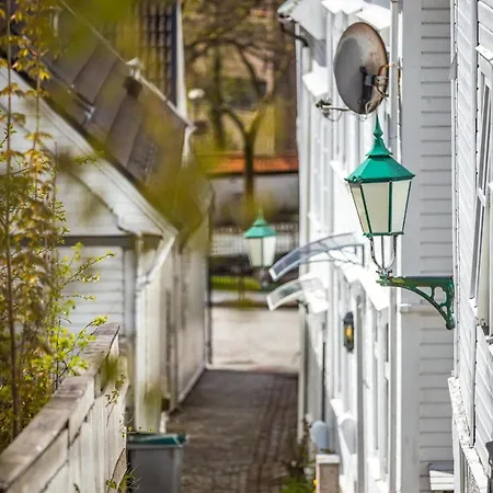 Dinbnb L Historic 4br House L 2 Free Parking L Balcony&terrace Holiday home