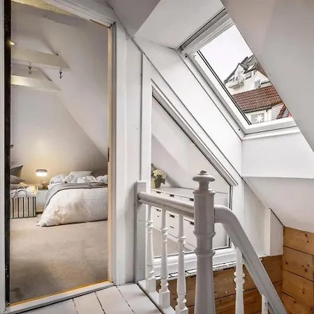 Dinbnb L Historic 4br House L 2 Free Parking L Balcony&terrace *
