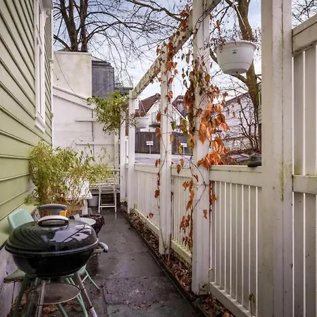 Dinbnb L Historic 4br House L 2 Free Parking L Balcony&terrace