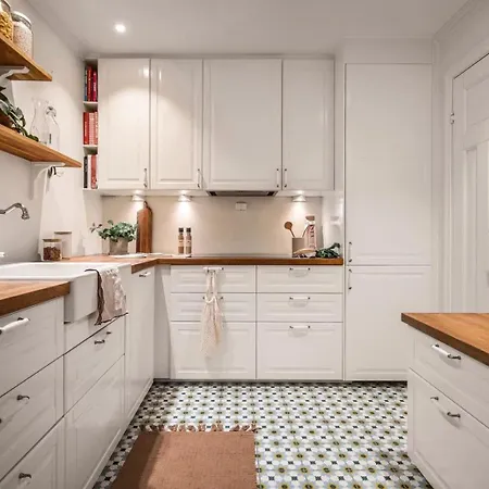 Holiday home Dinbnb L Historic 4br House L 2 Free Parking L Balcony&terrace *