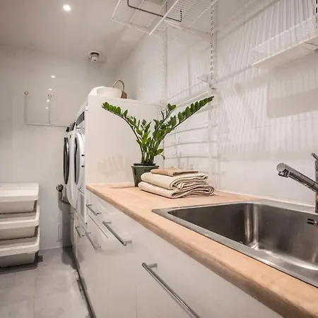 Dinbnb L Historic 4br House L 2 Free Parking L Balcony&terrace Bergen