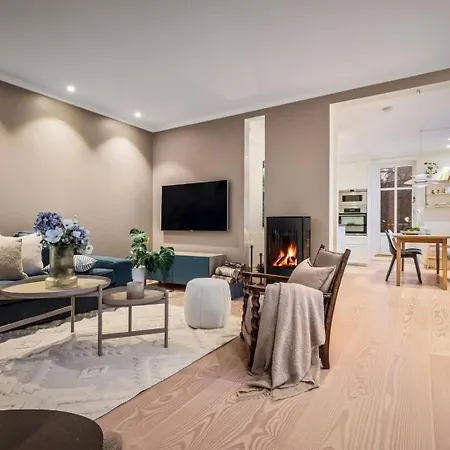 Dinbnb L Historic 4br House L 2 Free Parking L Balcony&terrace Bergen