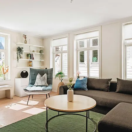 Feriehus Dinbnb L Historic 4br House L 2 Free Parking L Balcony&terrace *